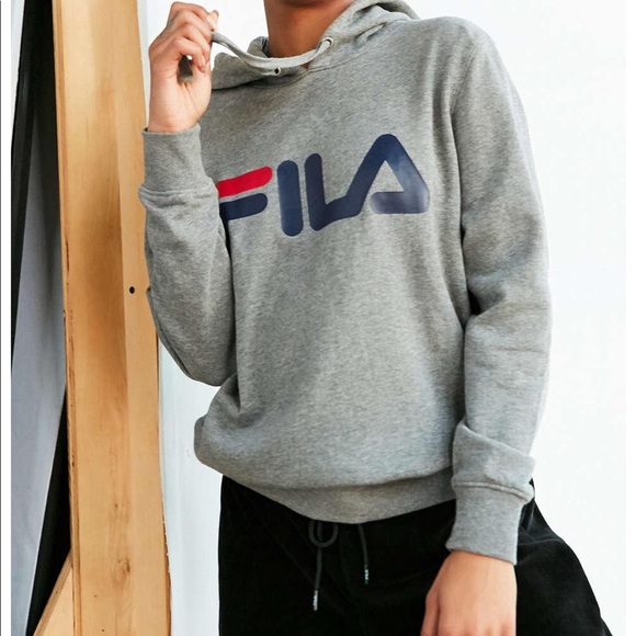 gray fila sweatshirt